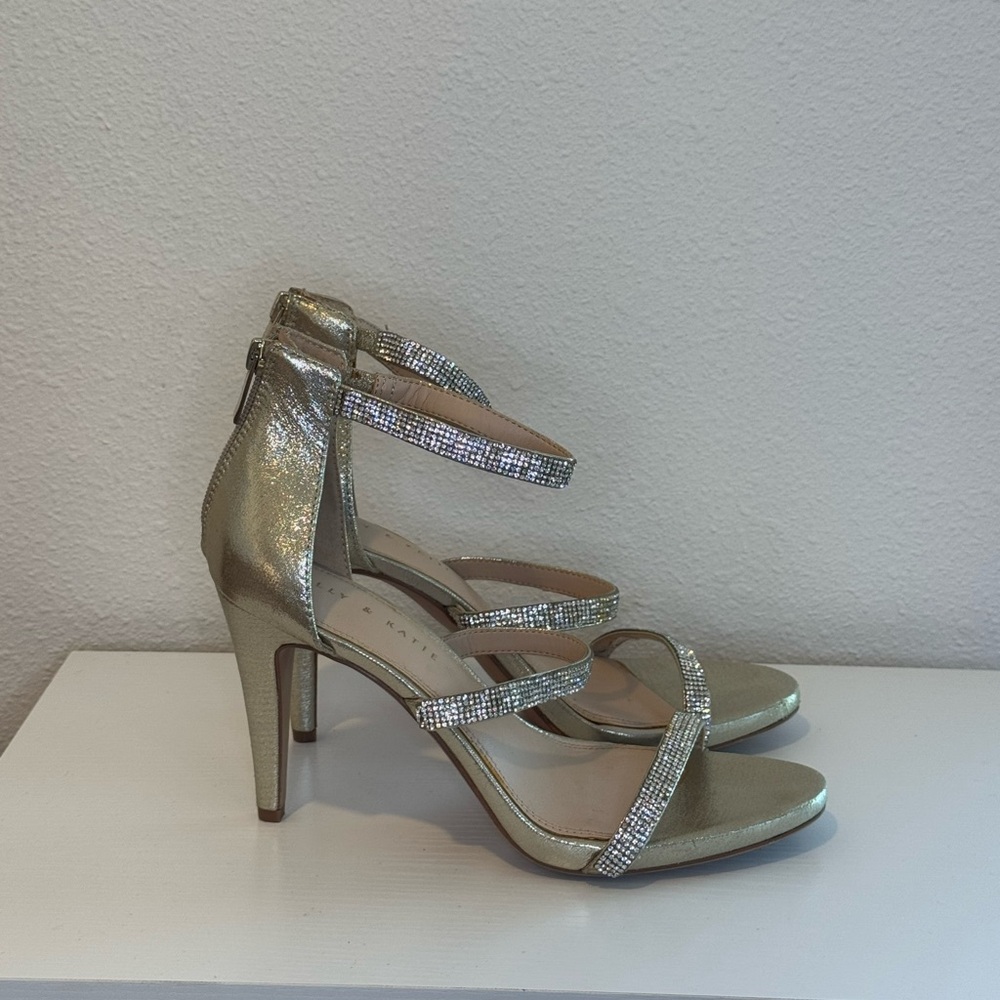 Gold sparkle heels